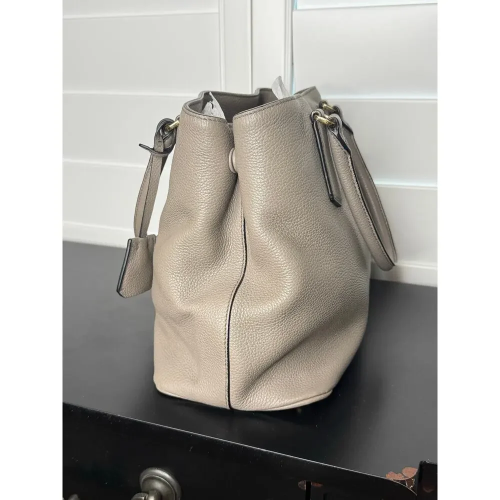 Prada | Vitello Daino Leather Handbag